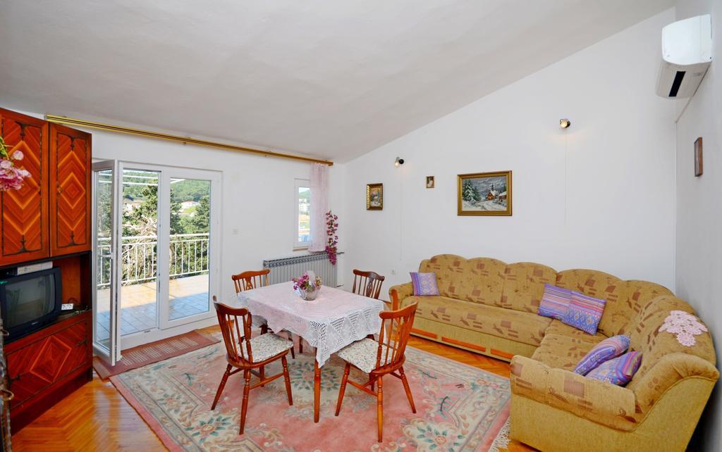 Apartment Ksenija Дрвеник Екстер'єр фото