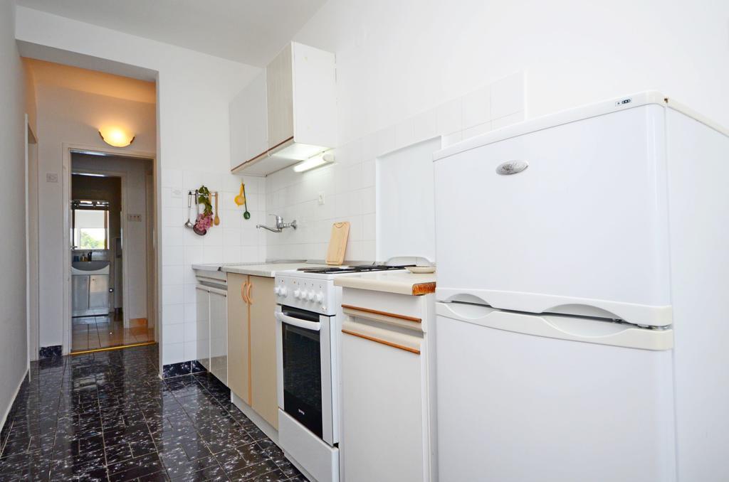 Apartment Ksenija Дрвеник Екстер'єр фото