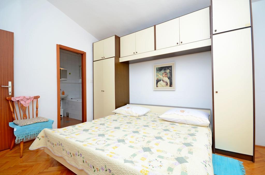 Apartment Ksenija Дрвеник Екстер'єр фото