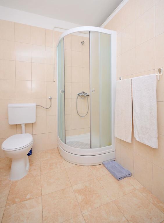 Apartment Ksenija Дрвеник Екстер'єр фото