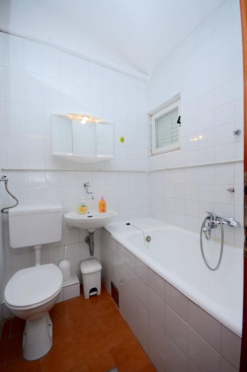 Apartment Ksenija Дрвеник Екстер'єр фото
