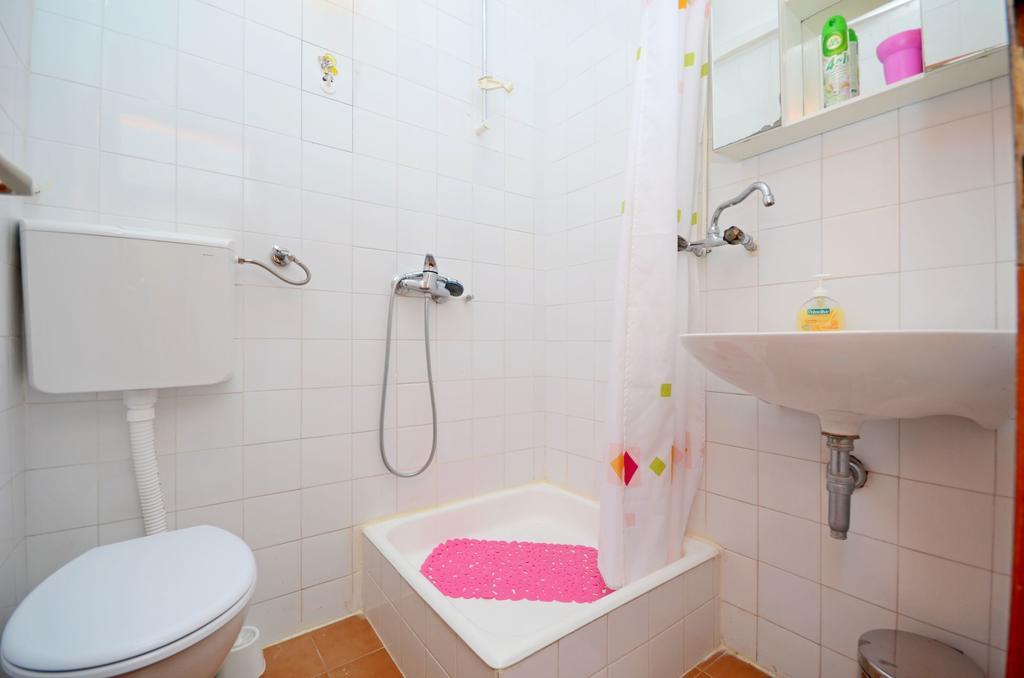 Apartment Ksenija Дрвеник Екстер'єр фото